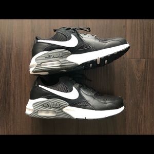 Nike Women's Air Max Excee Shoes Size 8.5